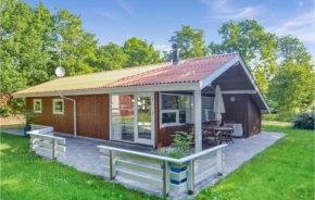 Cozy Home In Glesborg With Sauna, Bønnerup Strand